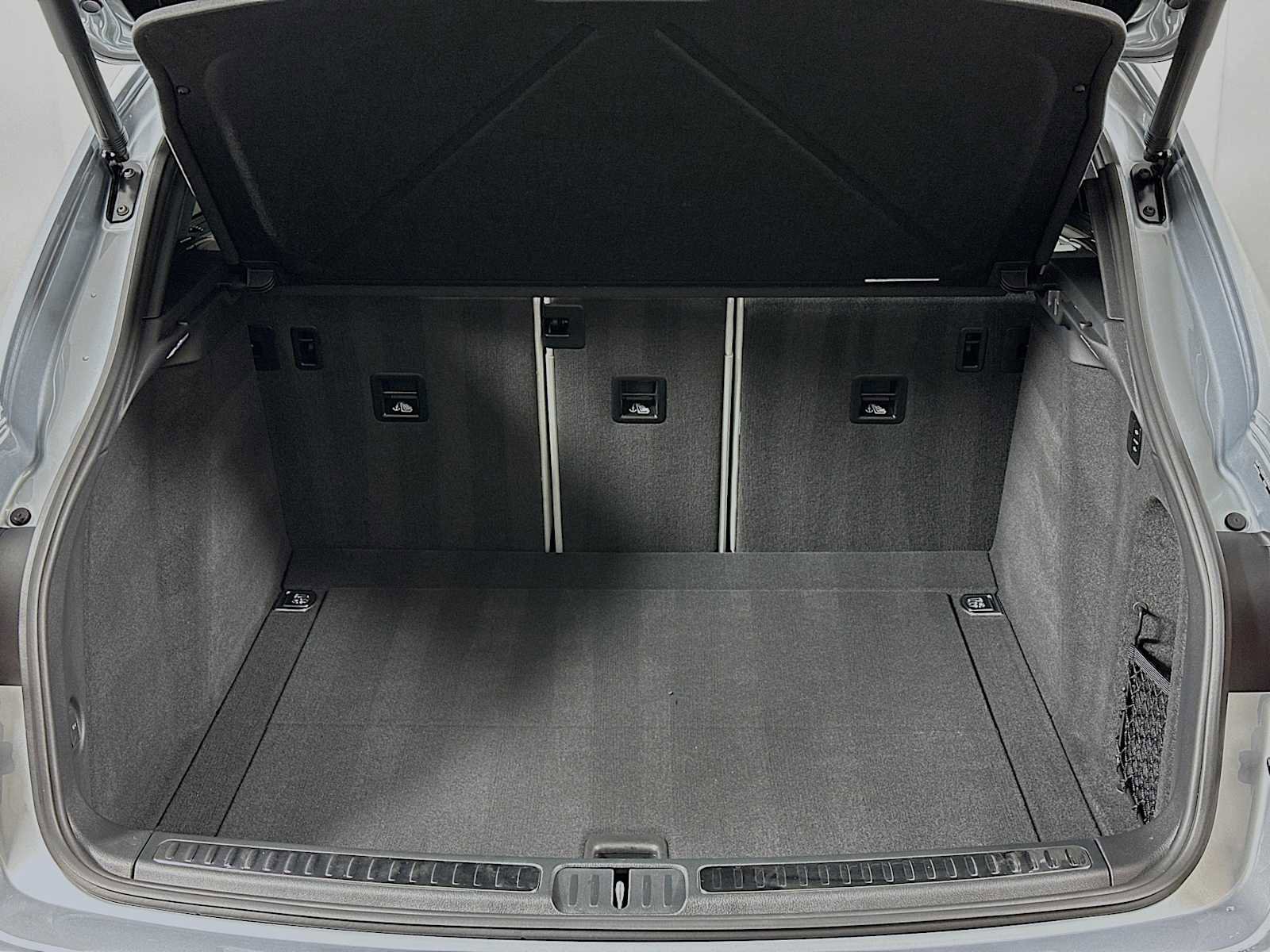 Certified 2025 Porsche Macan S image 28