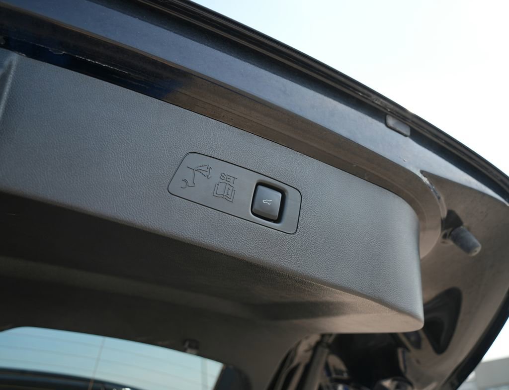Used 2023 Lincoln Corsair AWD w/ Equipment Group 101A image 29