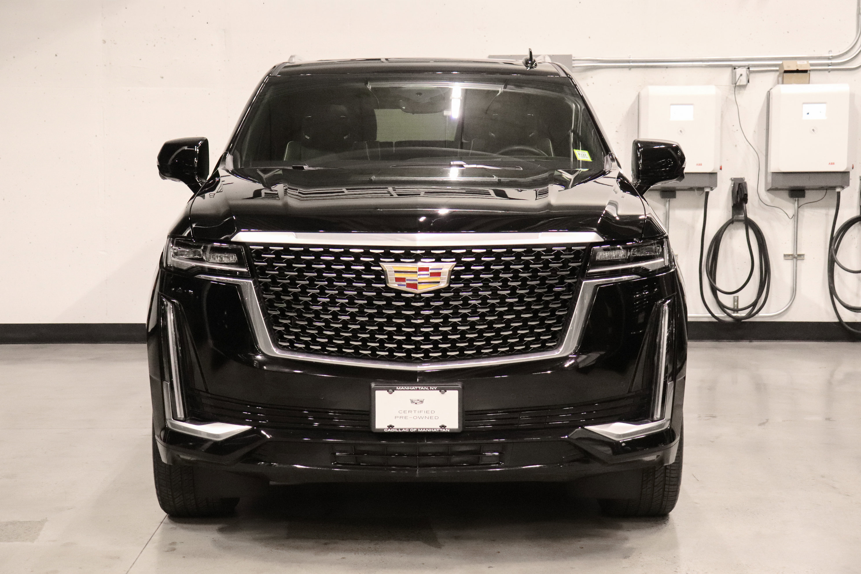 Used 2023 Cadillac Escalade ESV Premium Luxury image 8