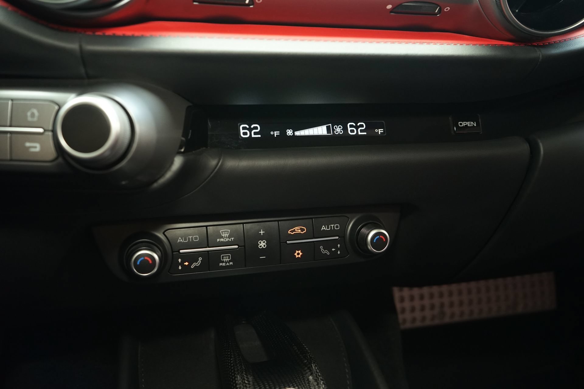 Used 2019 Ferrari 812 Superfast RWD image 17