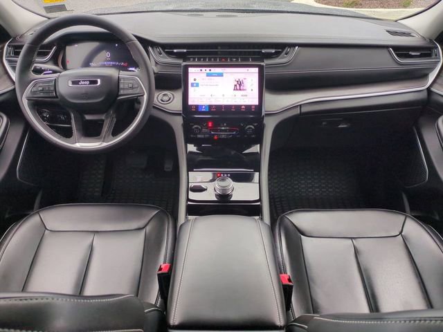 Used 2023 Jeep Grand Cherokee Limited w/ Black Appearance Package image 15