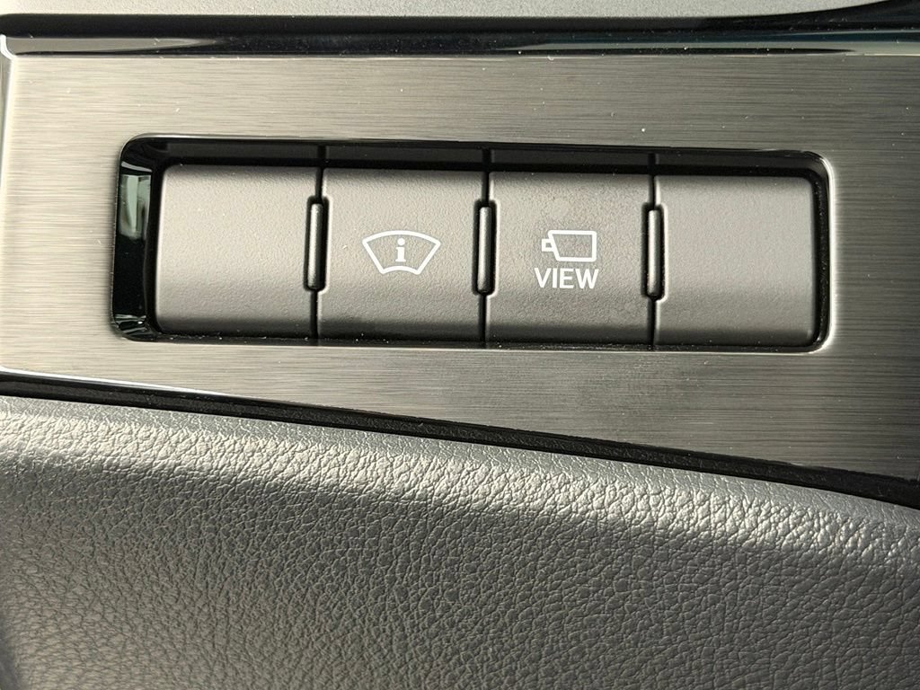 Used 2025 Lexus ES 300h w/ Luxury Package FWD image 32