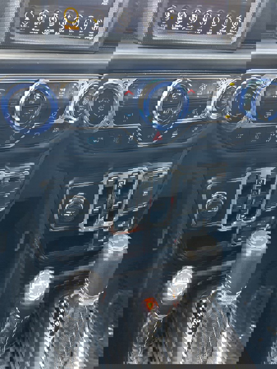 Used 2023 Jeep Wrangler Sahara image 20