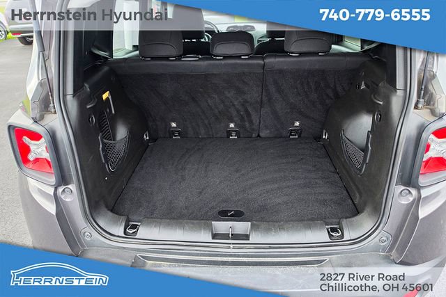 Used 2018 Jeep Renegade Latitude w/ Cold Weather Group AWD/4WD image 23