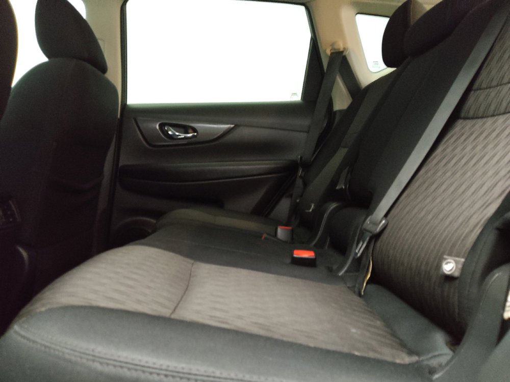 Used 2019 Nissan Rogue SV FWD image 18