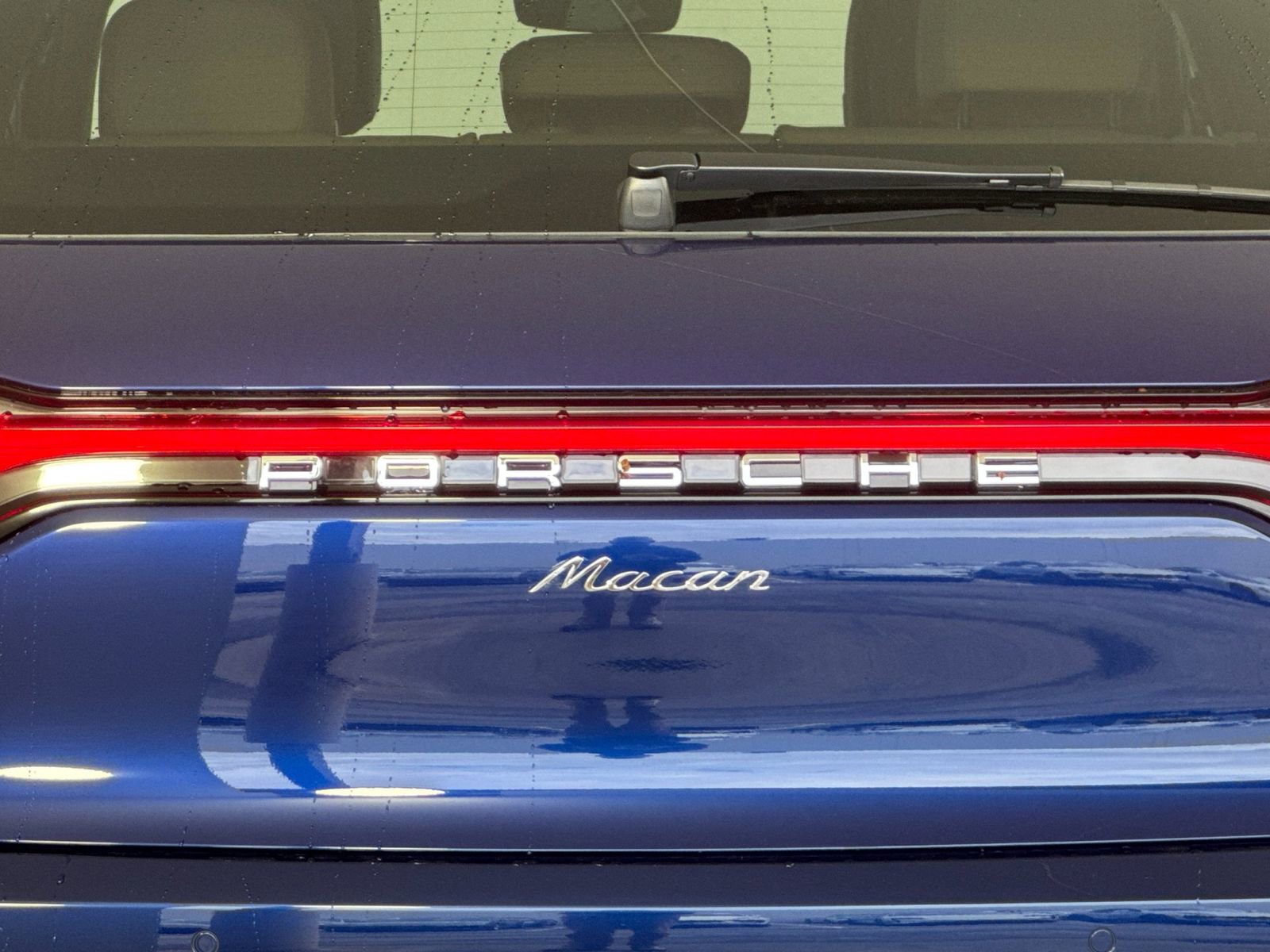 Certified 2025 Porsche Macan image 34