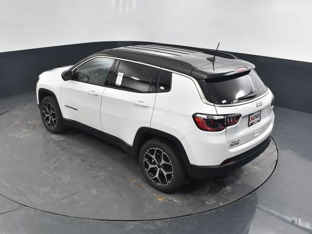 Used 2025 Jeep Compass Limited image 39