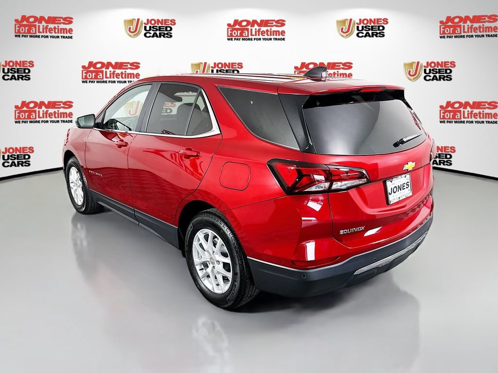Used 2024 Chevrolet Equinox LT FWD image 2