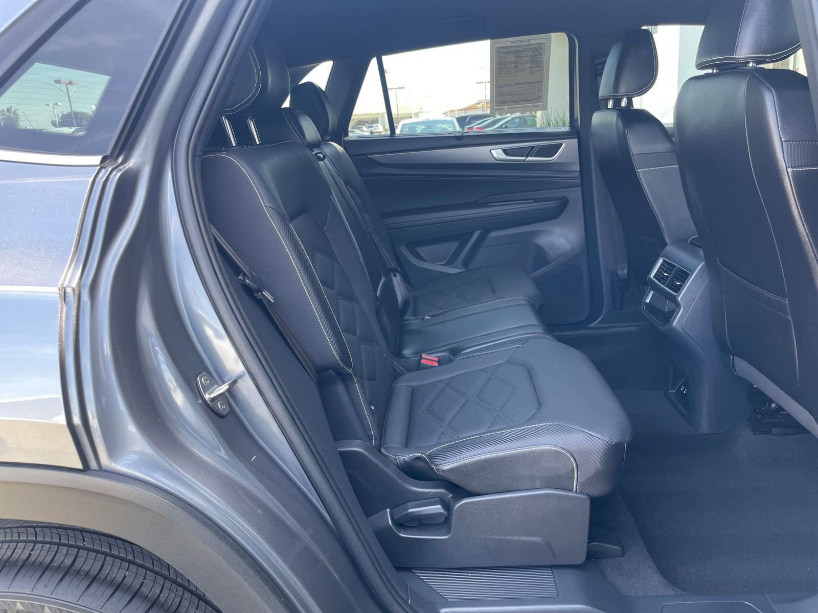 Used 2025 Volkswagen Atlas Cross Sport SE image 41