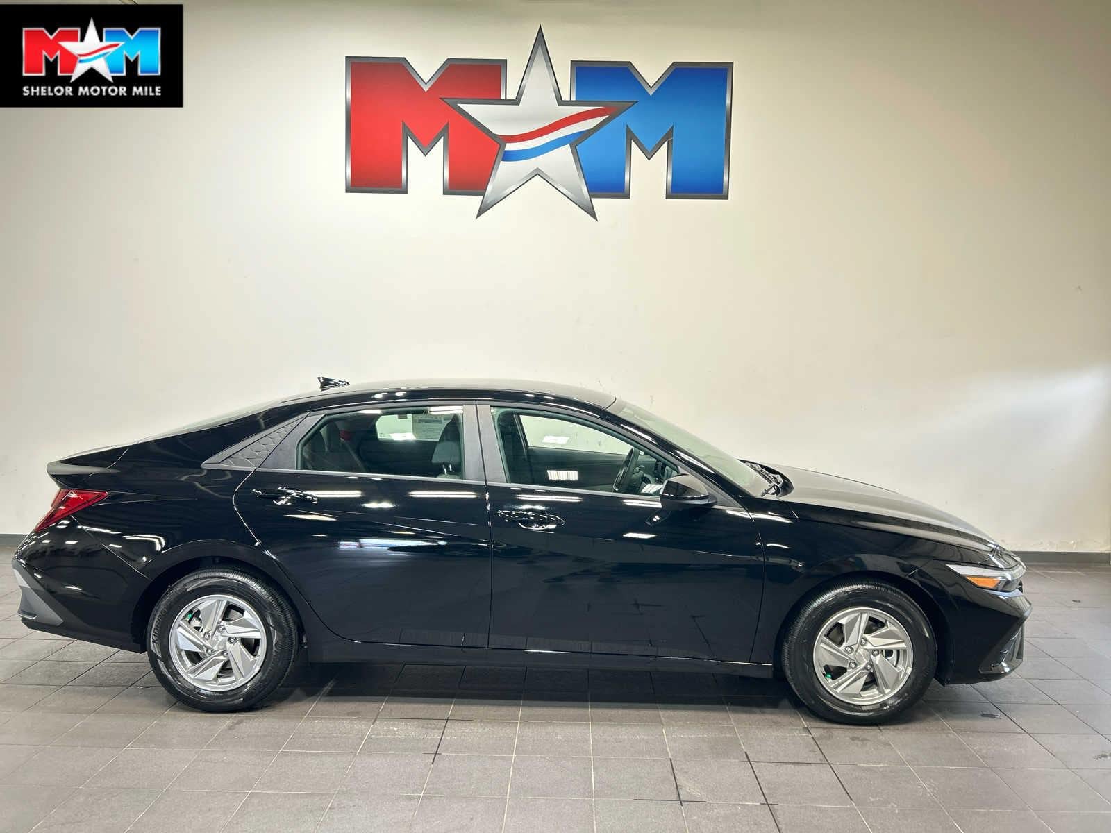 New 2026 Hyundai Elantra SE FWD image 1