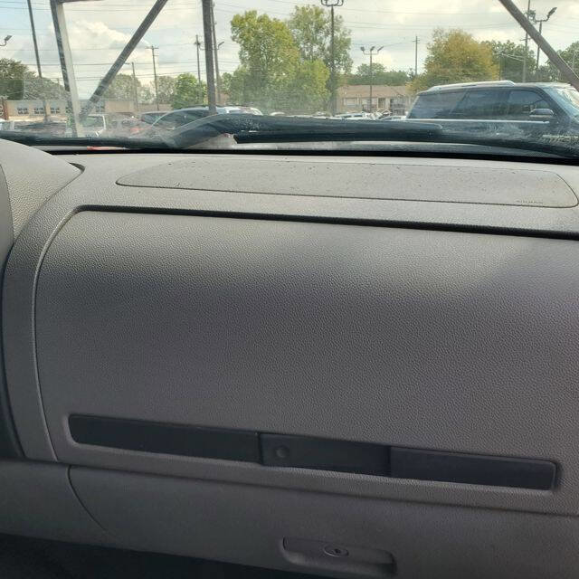 Used 2013 Chevrolet Silverado 3500 W/T image 35