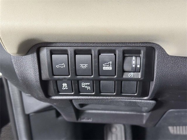 Used 2021 Subaru Ascent Limited image 19