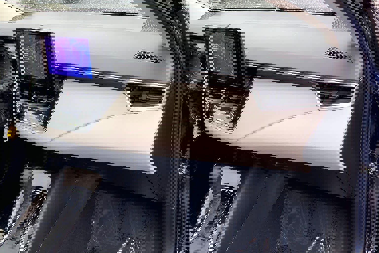 Used 2024 Toyota Corolla LE image 18