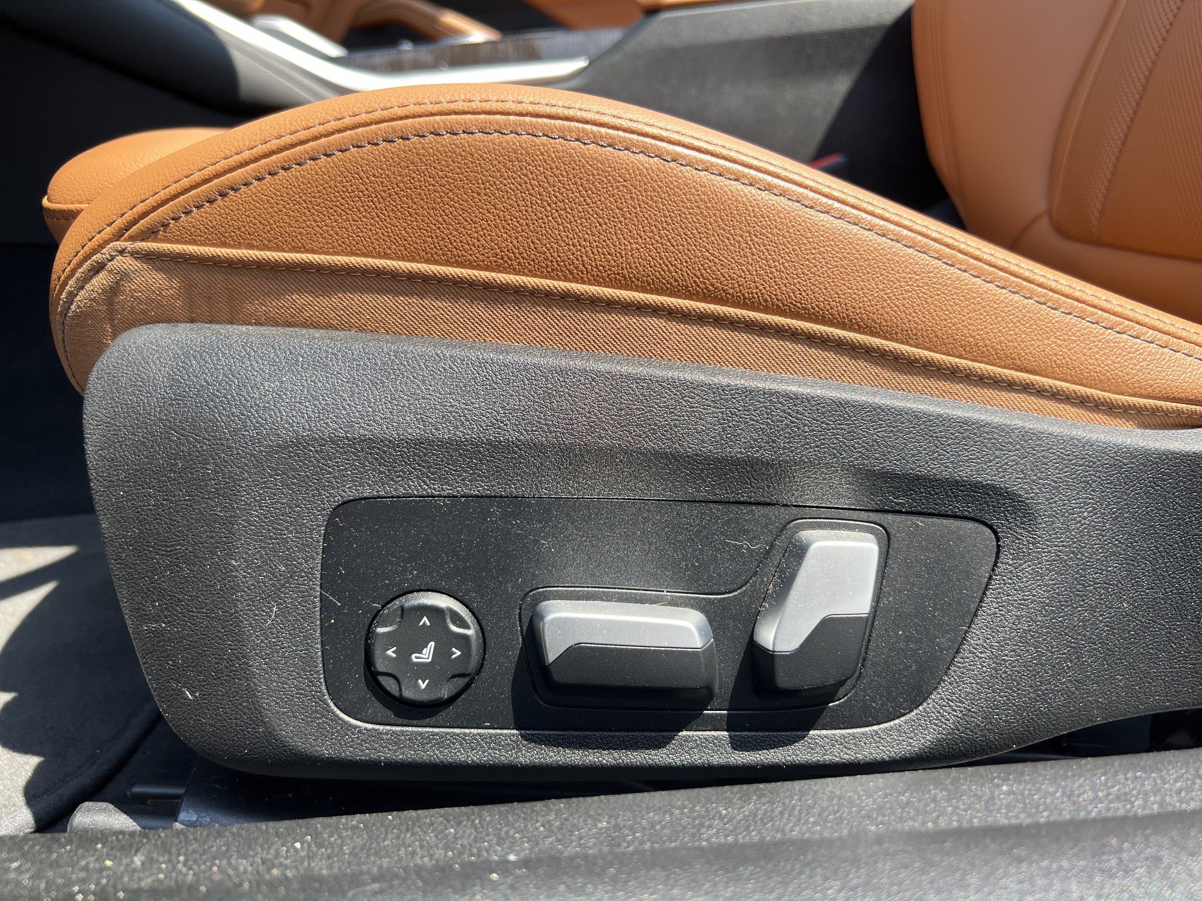 Certified 2024 BMW 430i xDrive Convertible w/ M Sport Package AWD/4WD image 38