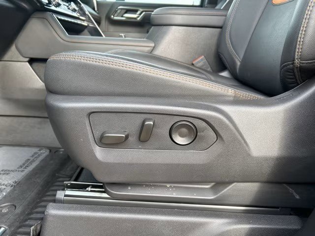 Used 2025 GMC Sierra 2500 AT4 w/ AT4 Premium Plus Package image 16
