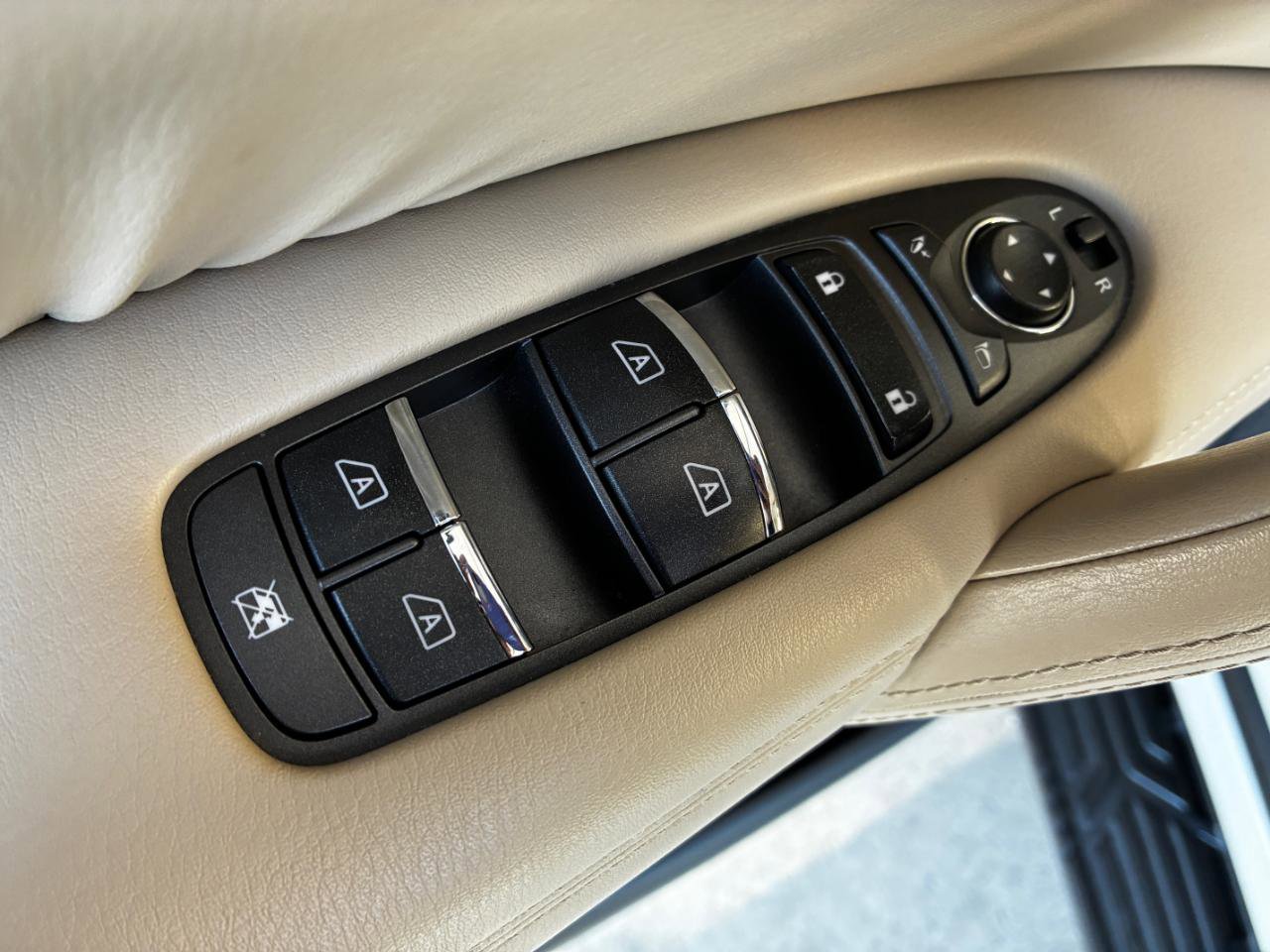 Used 2018 Nissan Armada SL w/ Premium Package image 11