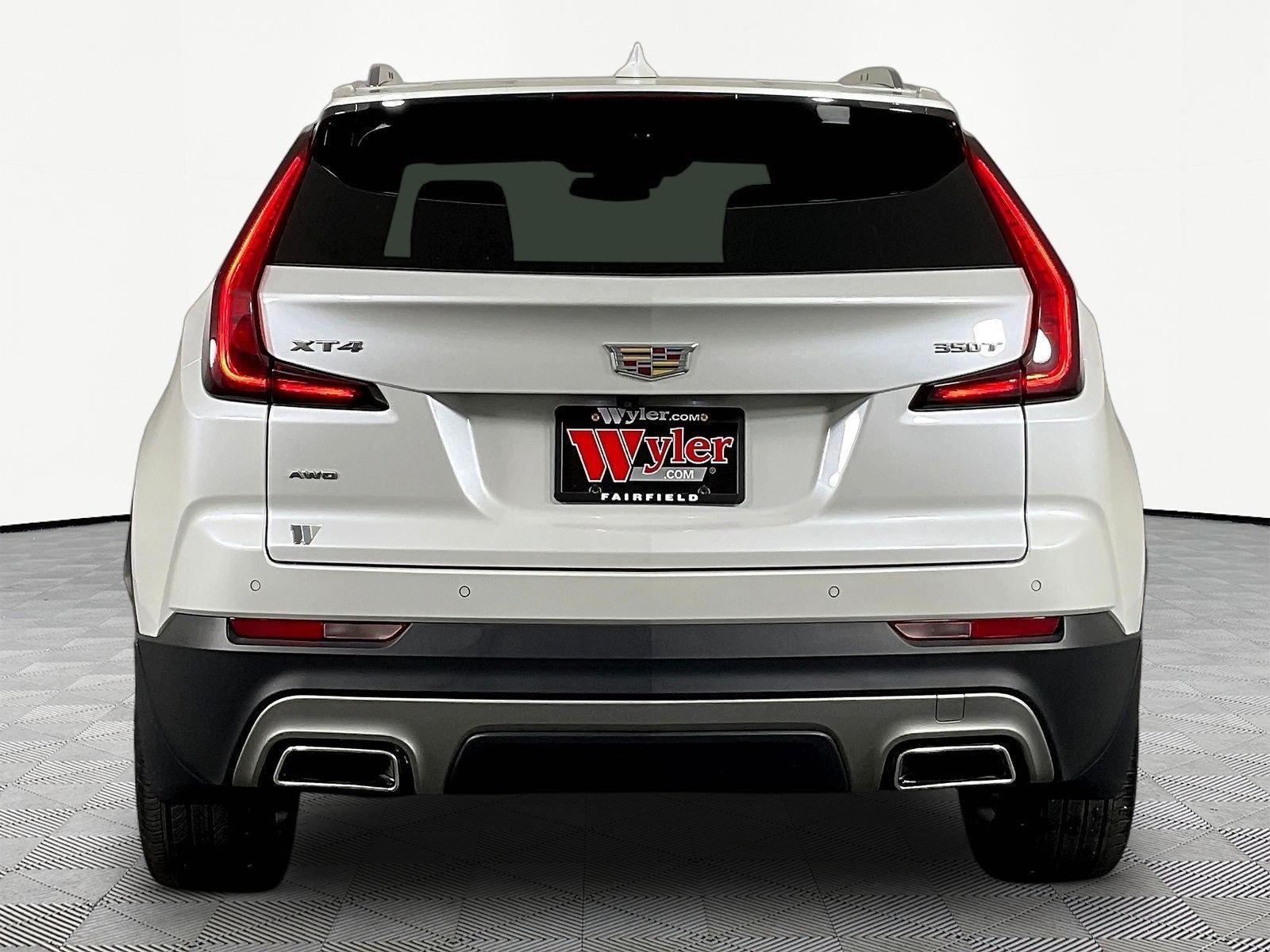 Used 2023 Cadillac XT4 Premium Luxury w/ Technology Package AWD/4WD image 5