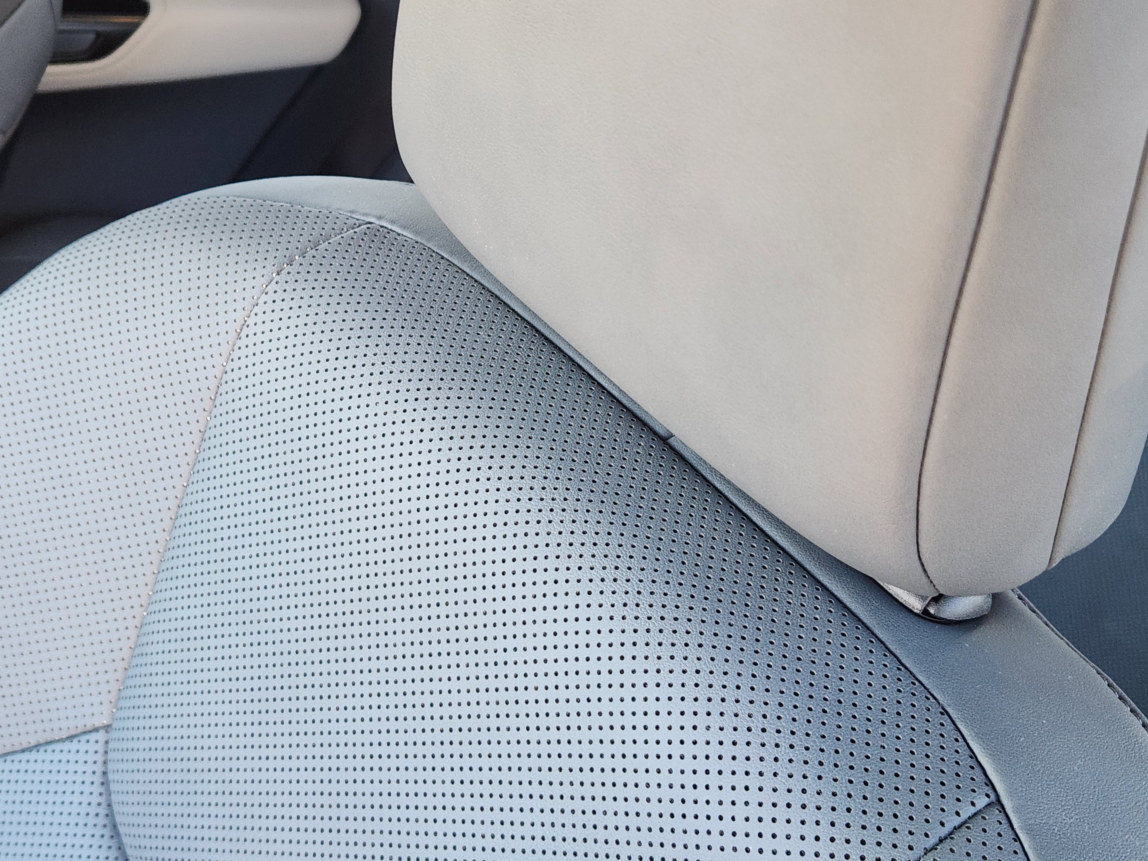 Used 2024 Lexus RZ 450e Premium image 17