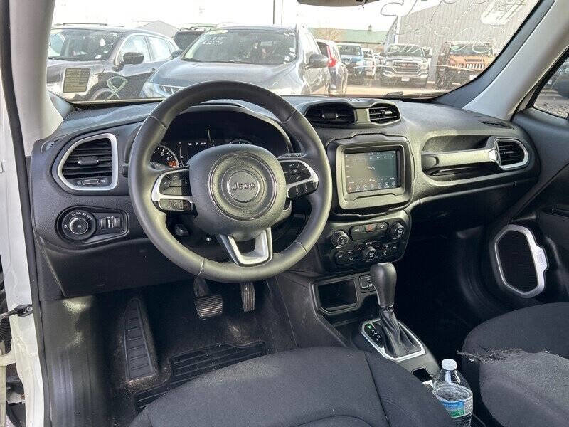 Used 2020 Jeep Renegade Latitude image 10