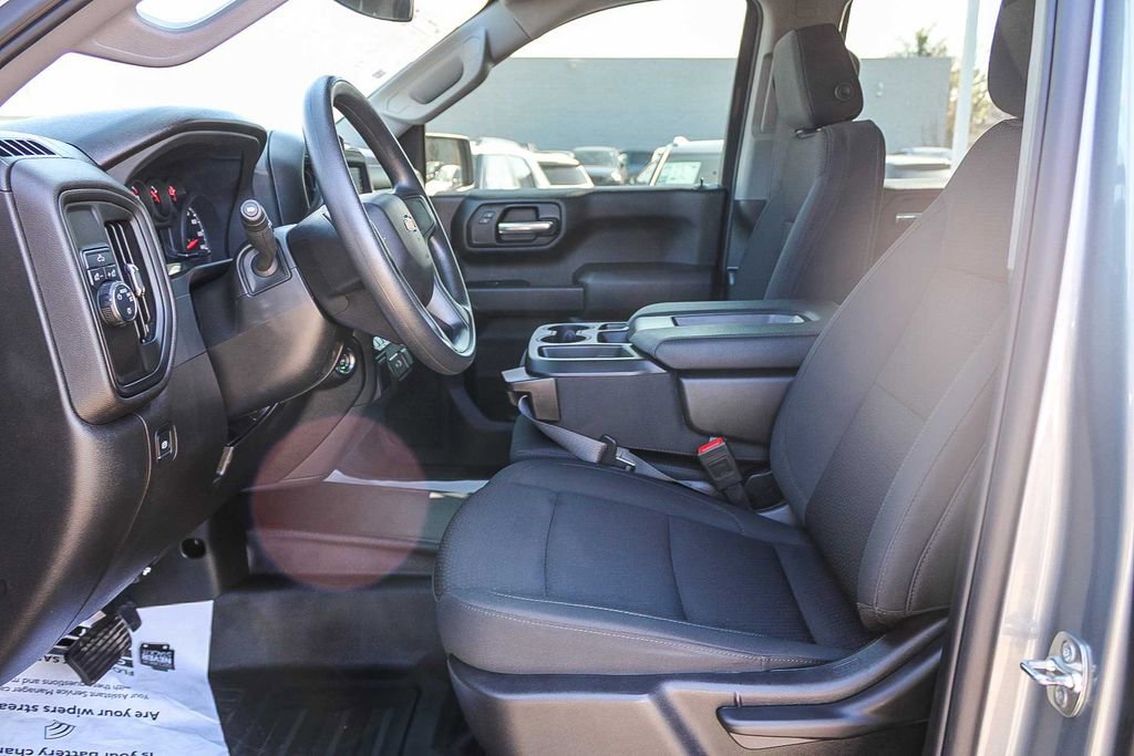 Used 2025 Chevrolet Silverado 1500 W/T image 17