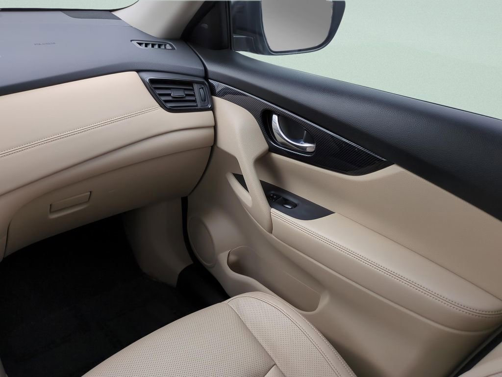 Used 2017 Nissan Rogue SL w/ SL Premium Package image 16