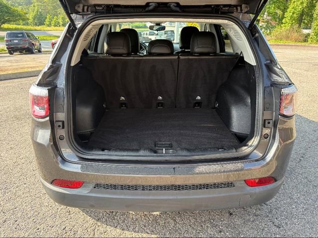 Used 2019 Jeep Compass Latitude image 23