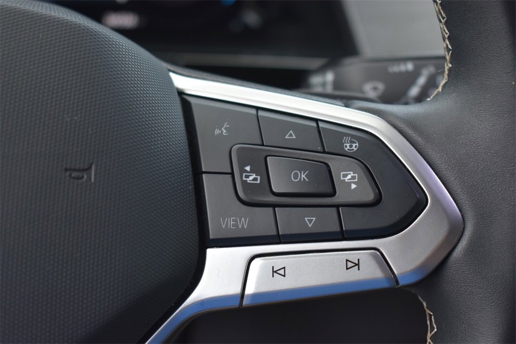 Used 2024 Volkswagen Atlas Cross Sport SE image 30