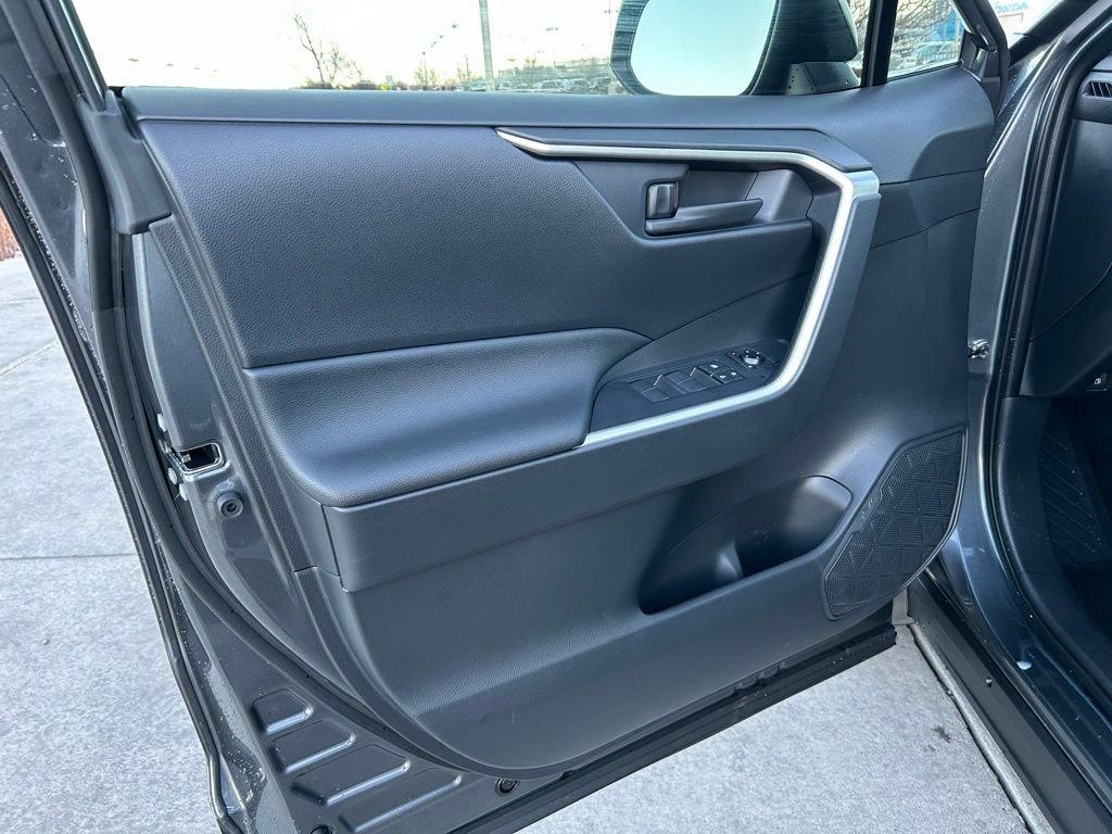 Used 2025 Toyota RAV4 LE image 10