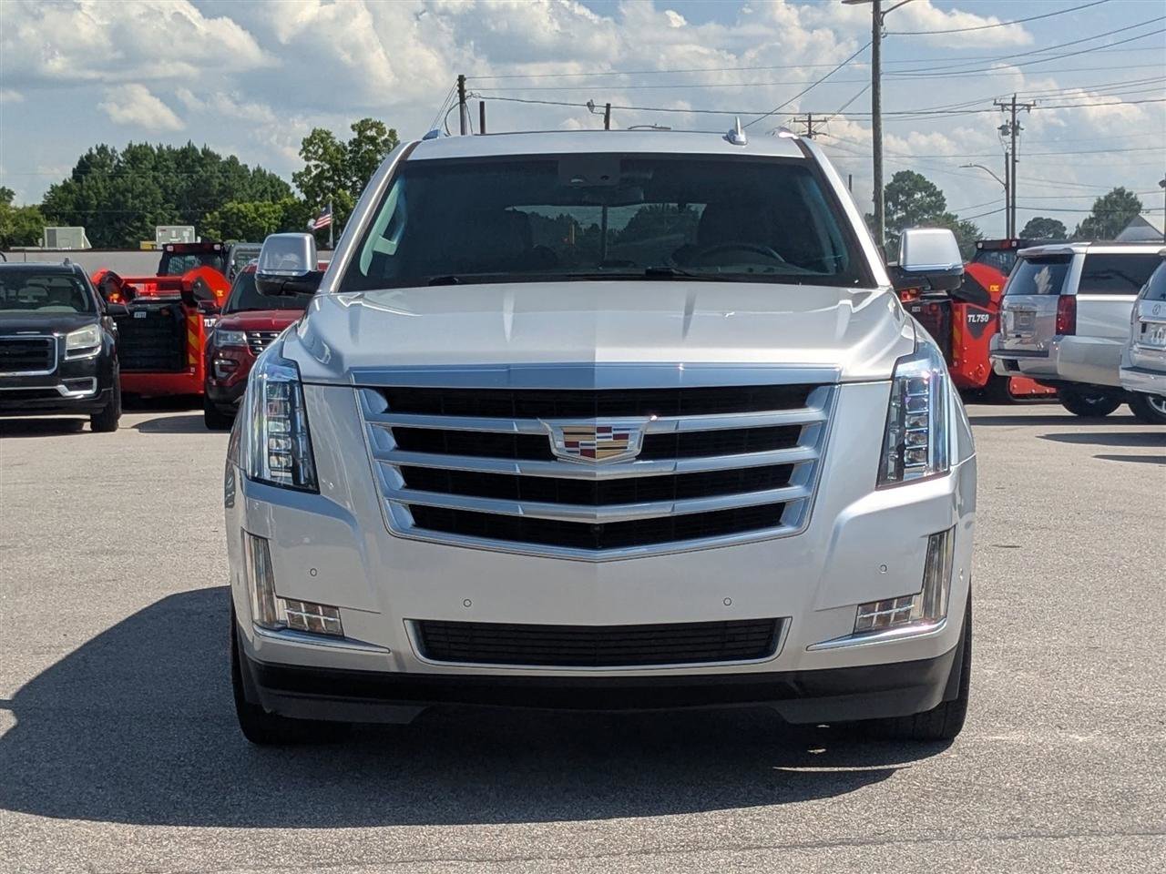 Used 2017 Cadillac Escalade Luxury AWD/4WD image 8