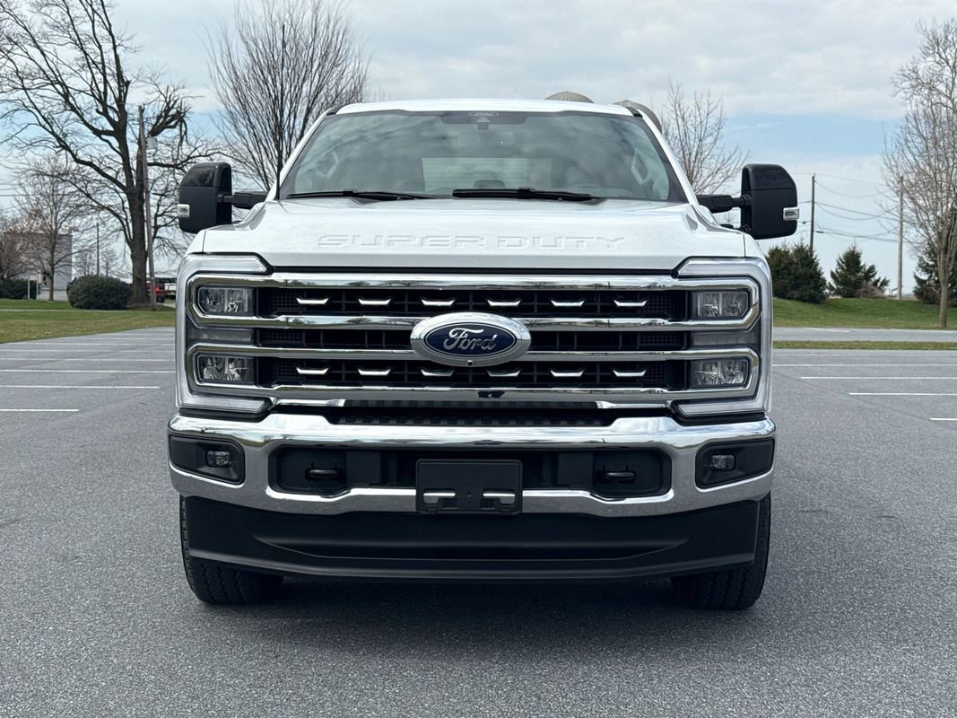 Used 2025 Ford F350 Lariat w/ Camper Package image 3