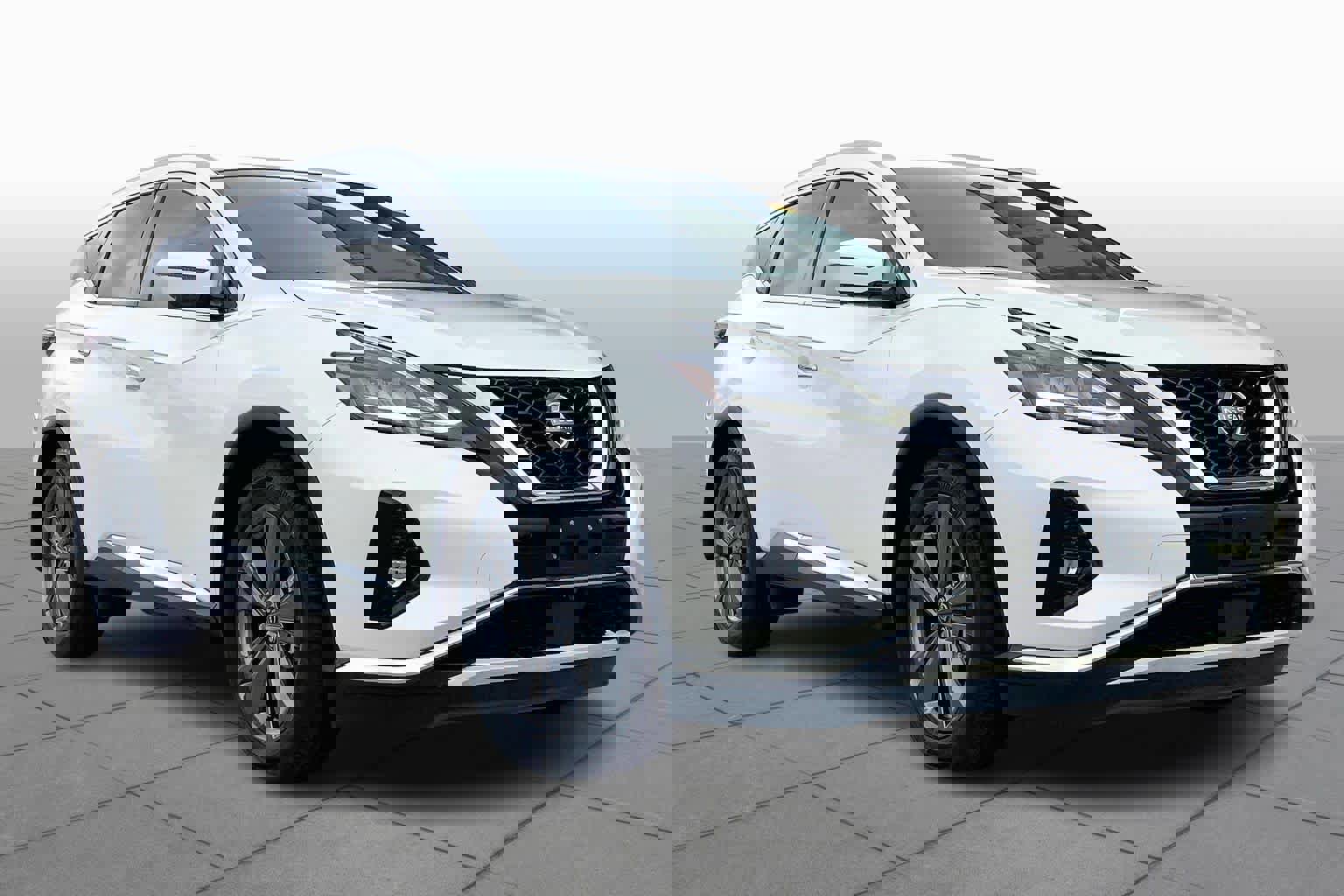 Used 2023 Nissan Murano Platinum w/ Cargo Package image 3