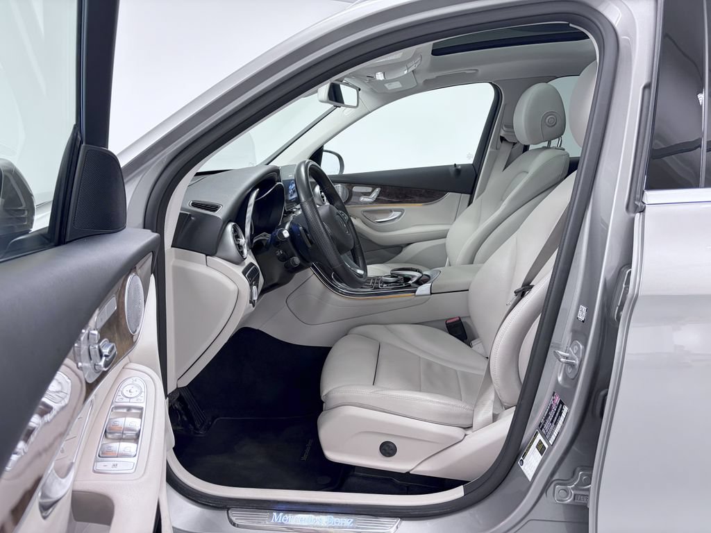 Used 2019 Mercedes-Benz GLC 300 image 12