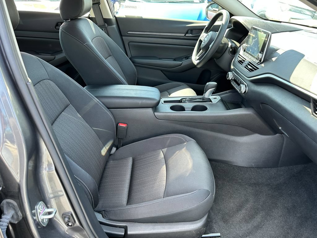 Used 2025 Nissan Altima 2.5 S FWD image 16