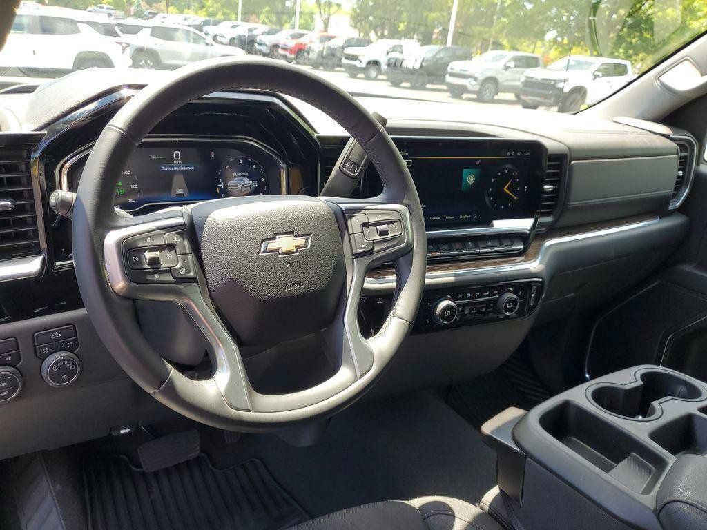 Certified 2024 Chevrolet Silverado 1500 LT AWD/4WD image 7