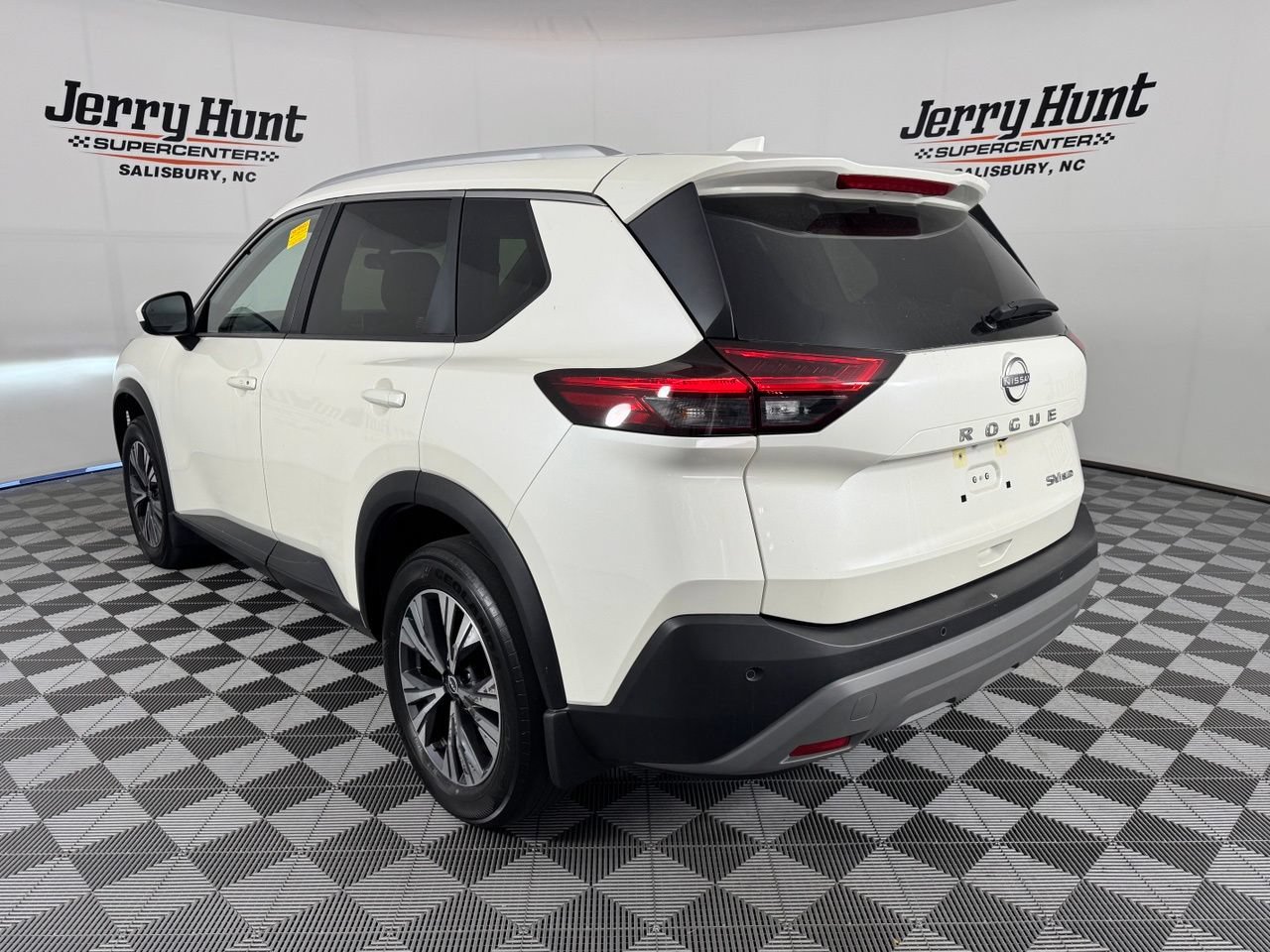 Used 2023 Nissan Rogue SV w/ SV Premium B Package AWD/4WD image 9