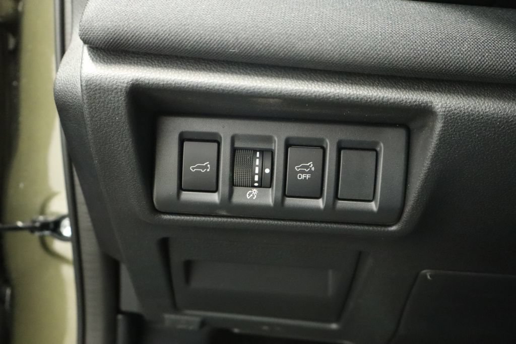 Used 2025 Subaru Outback Premium AWD/4WD image 34