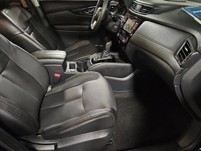 Used 2017 Nissan Rogue SL w/ SL Premium Package FWD image 20