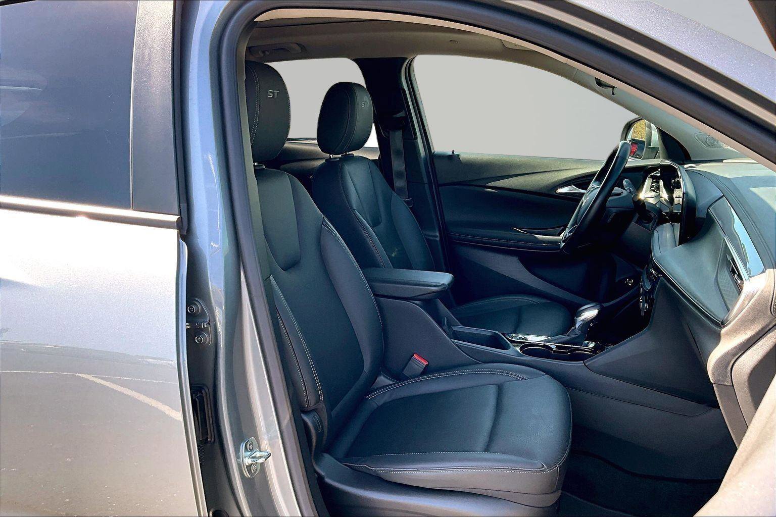 Used 2024 Buick Encore GX Sport Touring w/ Experience Buick Package AWD/4WD image 8