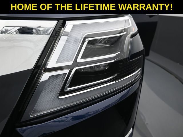Used 2024 Nissan Armada Platinum w/ Captain's Chairs Package image 58