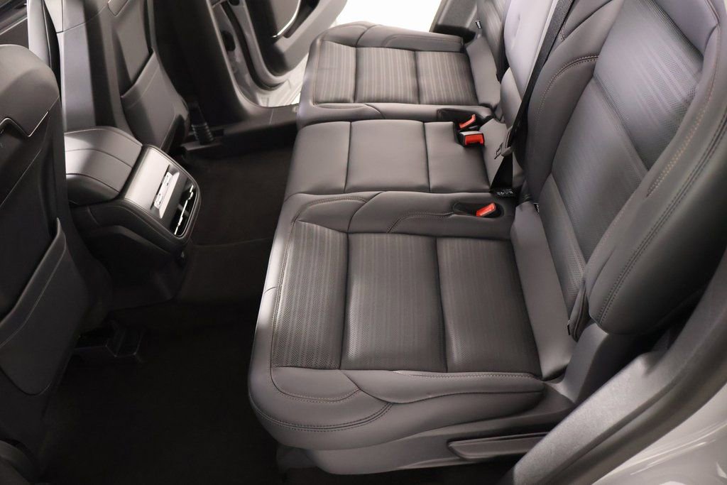 New 2026 Lincoln Nautilus Reserve w/ Jet Appearance Package image 12