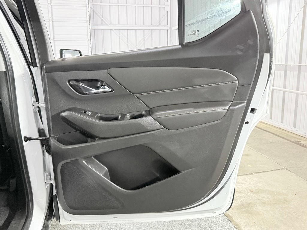 Used 2020 Chevrolet Traverse RS FWD image 31