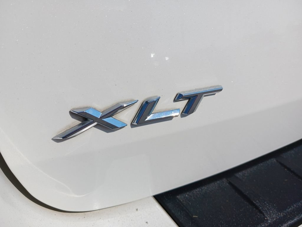 Used 2021 Ford Explorer XLT w/ Equipment Group 202A RWD image 30