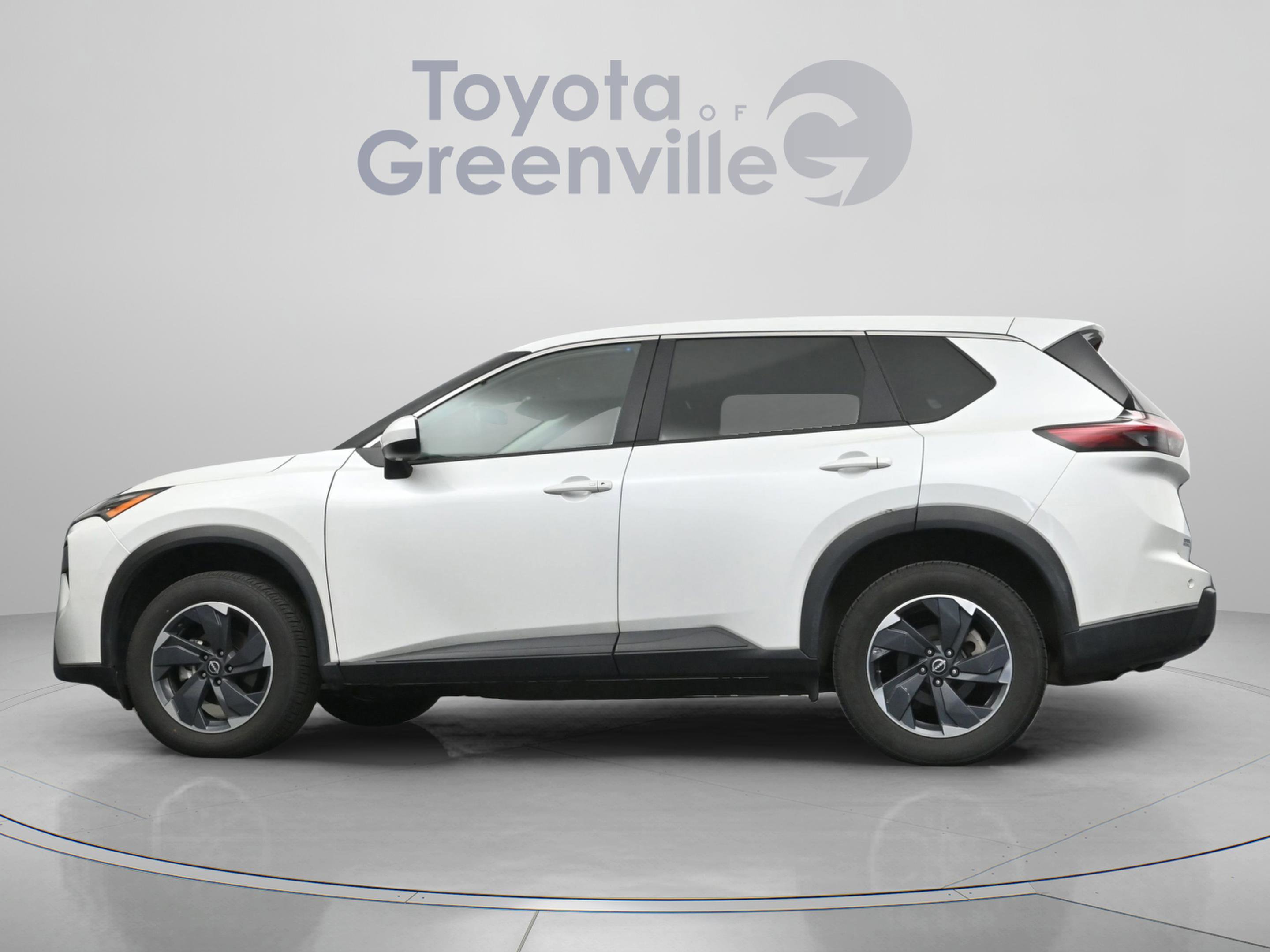 Used 2025 Nissan Rogue SV image 6