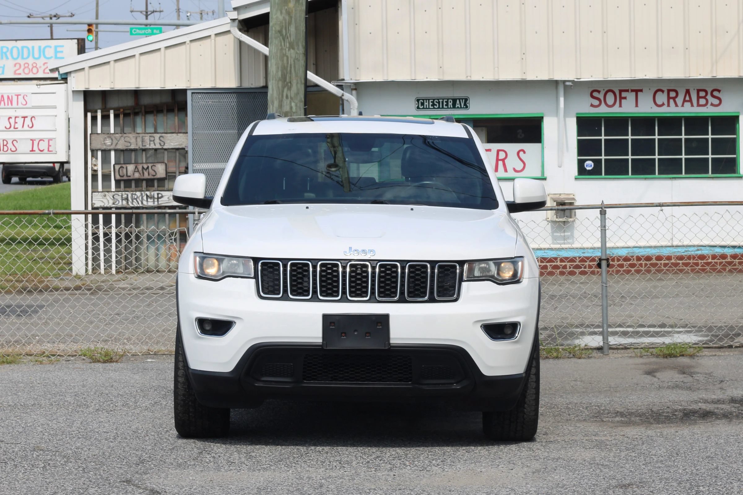Used 2020 Jeep Grand Cherokee Laredo w/ Security & Convenience Group AWD/4WD image 2