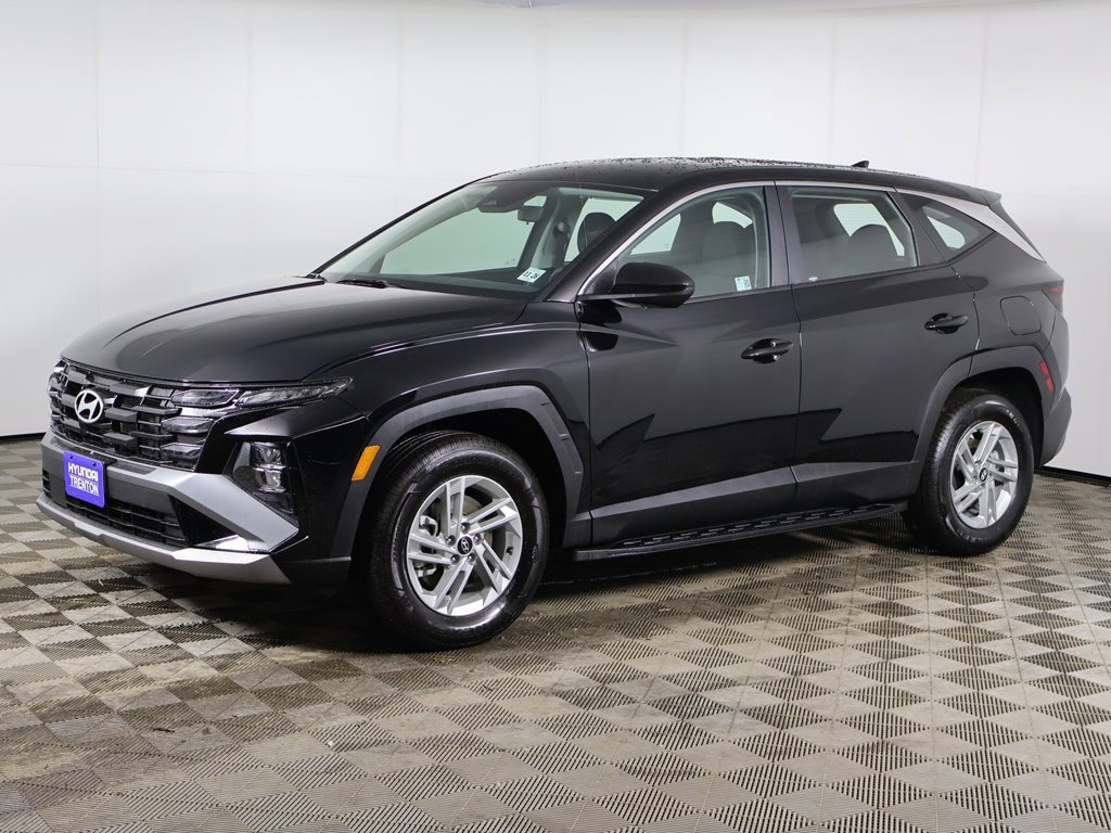 Certified 2025 Hyundai Tucson SE image 6
