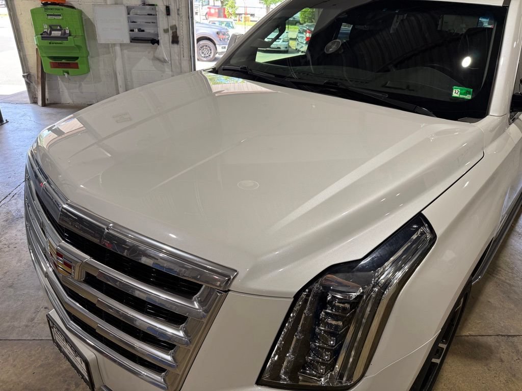 Used 2020 Cadillac Escalade Luxury AWD/4WD image 8