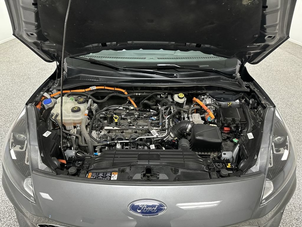 Used 2022 Ford Escape SEL w/ Technology Package AWD/4WD image 16