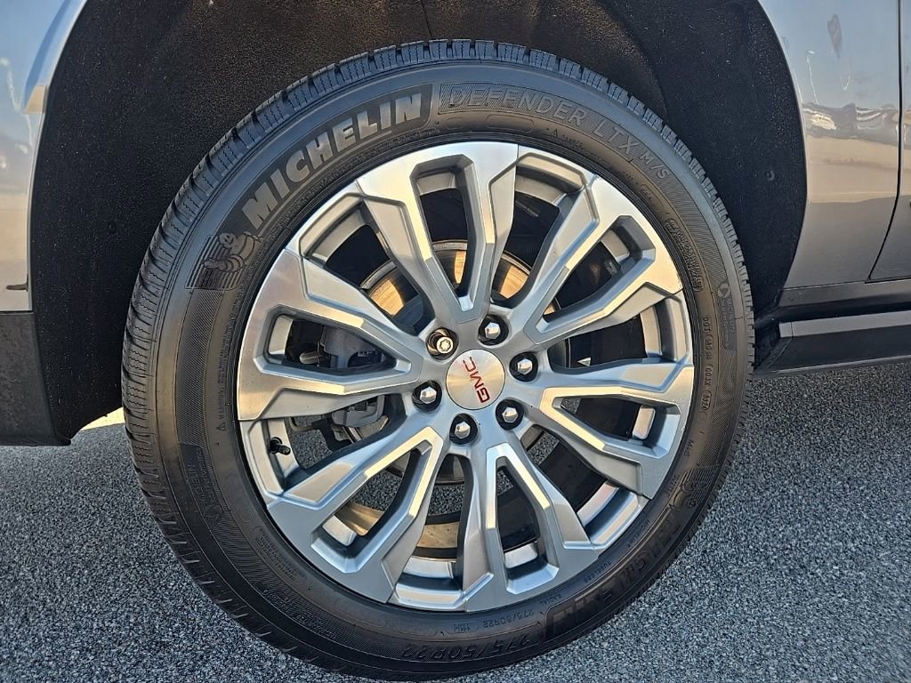 Used 2022 GMC Yukon XL Denali image 11