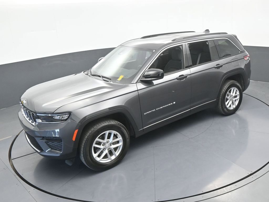 Used 2025 Jeep Grand Cherokee Laredo X RWD image 45