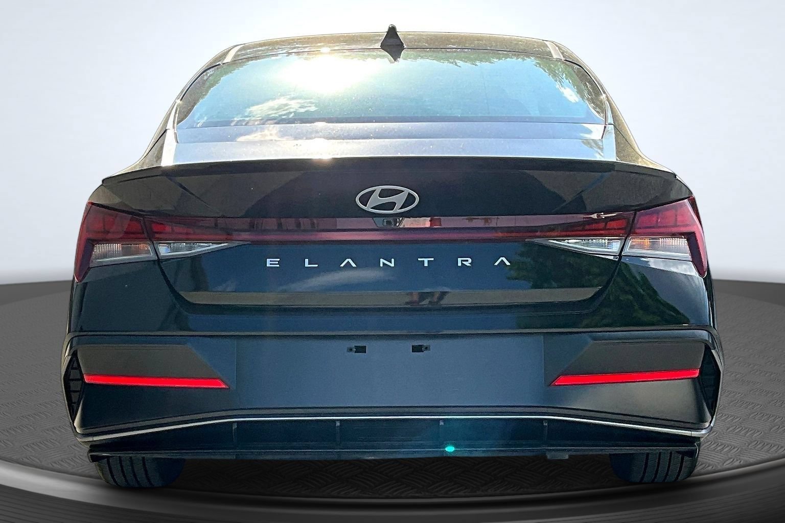 Used 2026 Hyundai Elantra SEL Sport Premium w/ Cargo Package FWD image 5